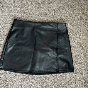 Faux leather skirt, black, sz M
